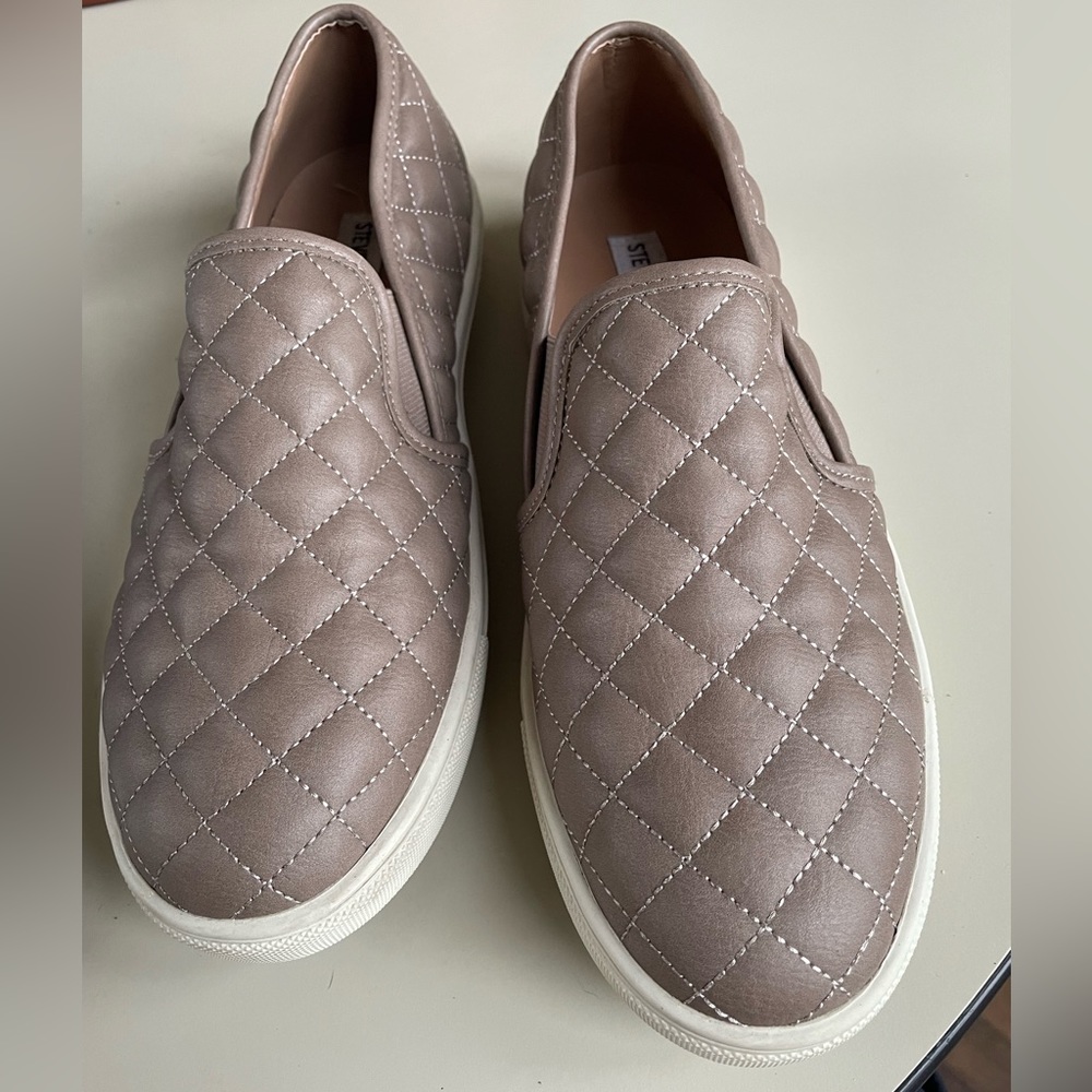 Steve Madden Women's Ecentrcq shoes, Taupe, size 9 EUC